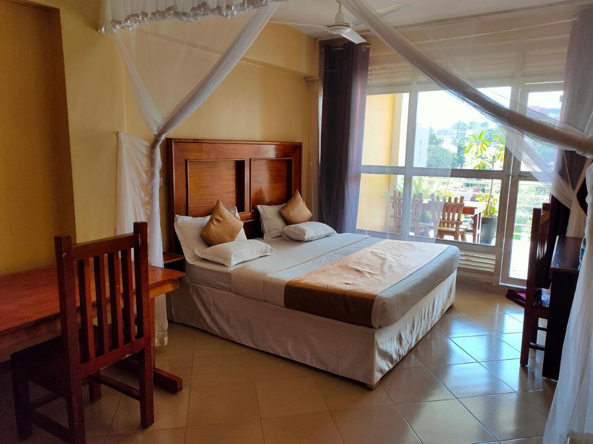 Pulickal Airport Hotel Entebbe Exterior foto