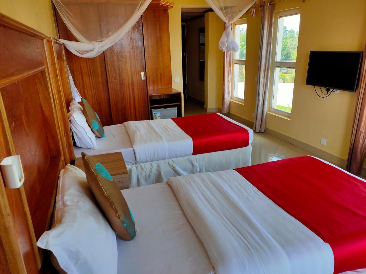 Pulickal Airport Hotel Entebbe Exterior foto
